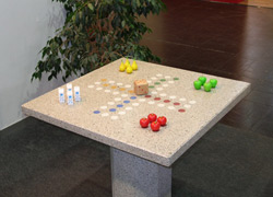 Spieltisch "Mensch ärgere Dich nicht" Spieltisch "Mensch ärgere Dich nicht"